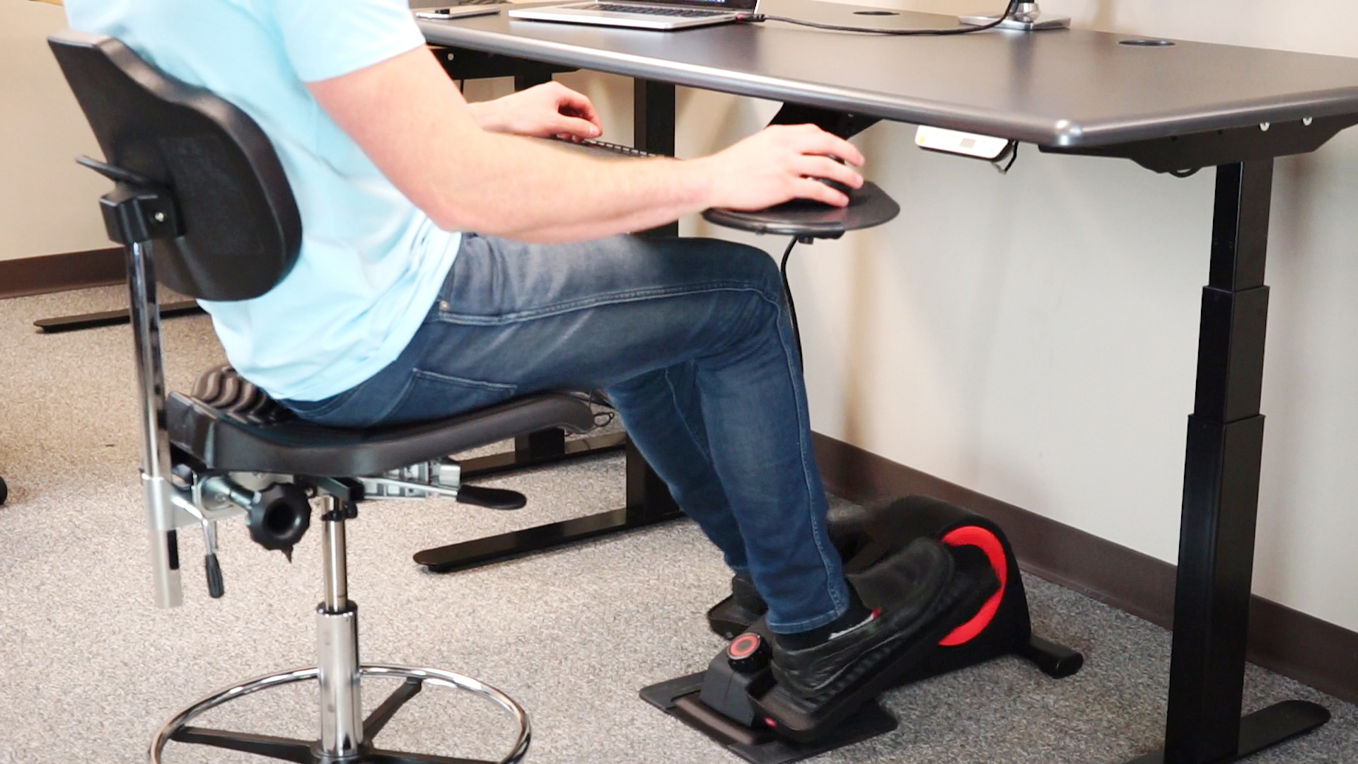 How to Set up an Ergonomically Proper Desk Cycle