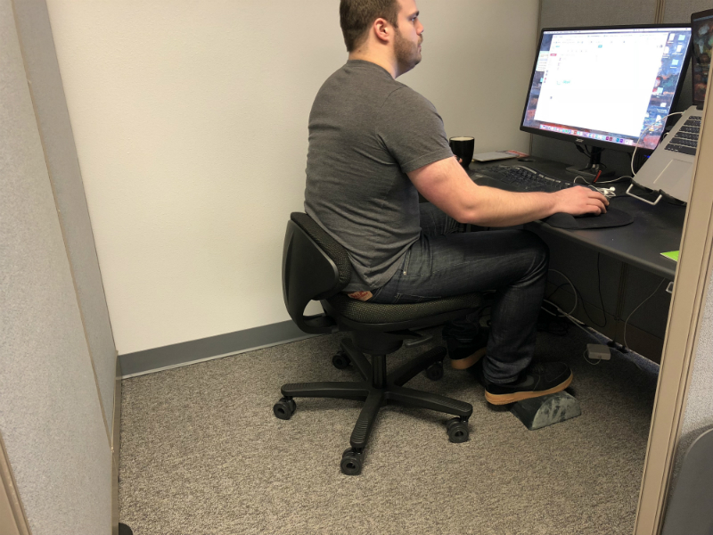 https://www.workwhilewalking.com/wp-content/uploads/2018/03/Desk-Jockey-foot-cushion.jpg